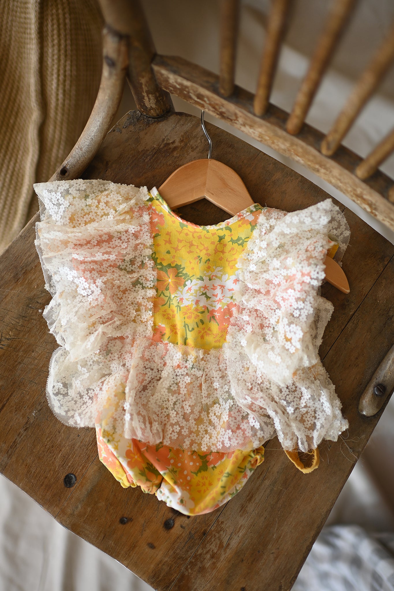 Sitter Girl - Yellow Floral